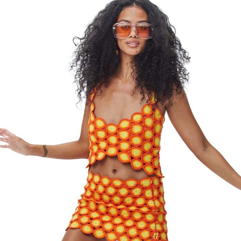 SIMON MILLER Rummie  Crochet Top in Hibiscus. Size M